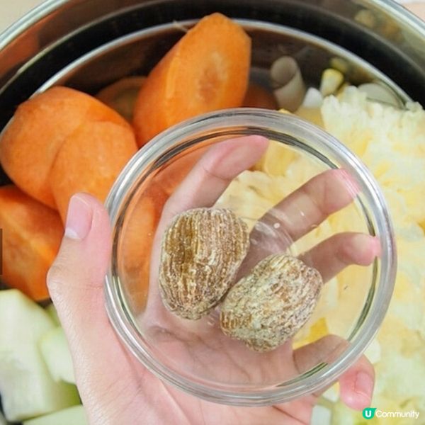 海底椰木瓜豬骨湯