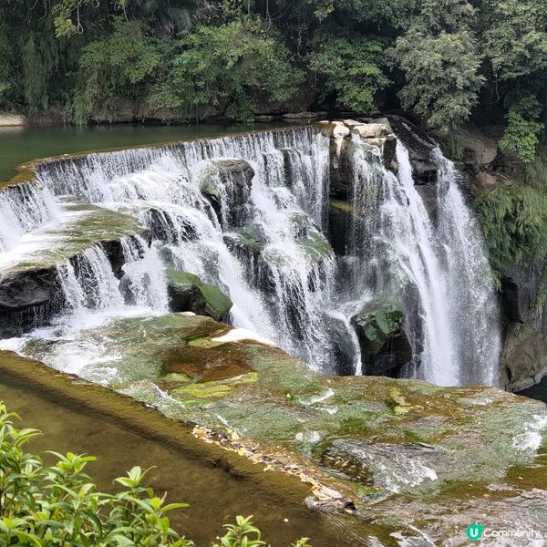## ✈️台灣旅行必去！十分瀑布超震撼 🤩