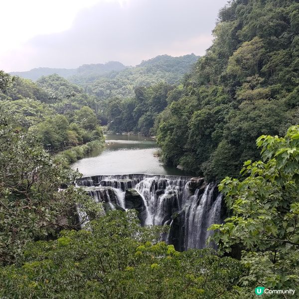 ## ✈️台灣旅行必去！十分瀑布超震撼 🤩