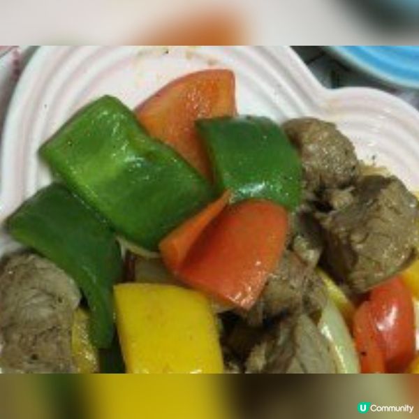 洋蔥三色椒炒牛柳粒