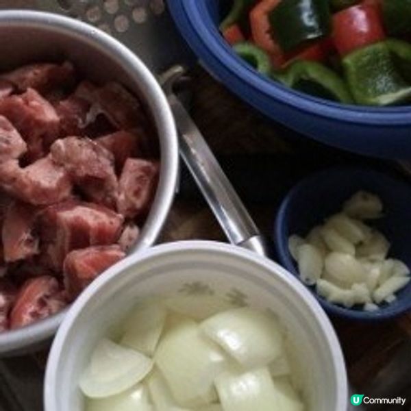 洋蔥三色椒炒牛柳粒