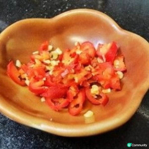 豬頸肉炒小棠菜  