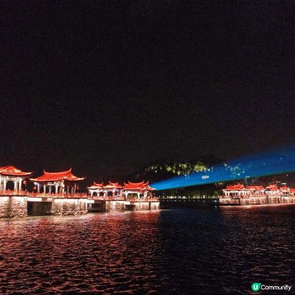 潮洲廣濟橋，牌坊街及潮州古城一帶，廣濟橋附近有中式燈光sho...