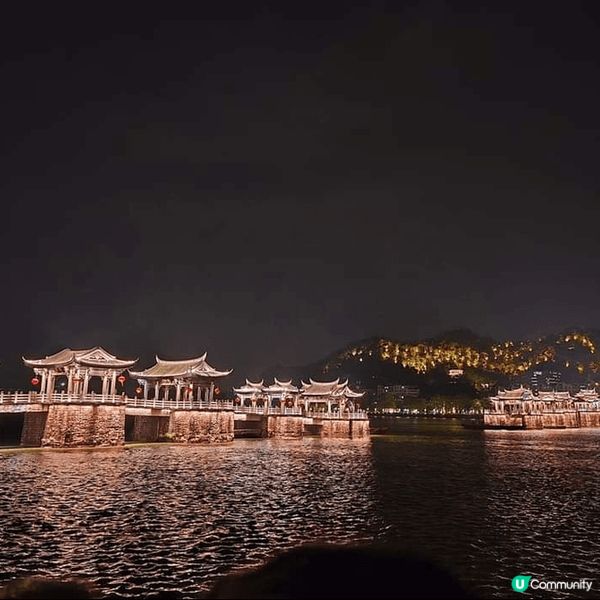 潮洲廣濟橋，牌坊街及潮州古城一帶，廣濟橋附近有中式燈光sho...