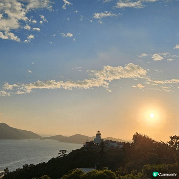 海洋公園難得見到美好的景象。另一張是西營盤高街前精神病院?景...