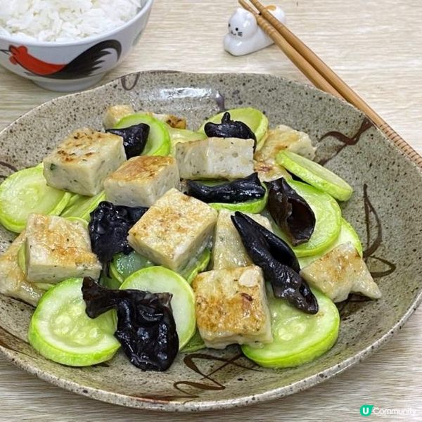 翠玉瓜雲耳炒魚鬆