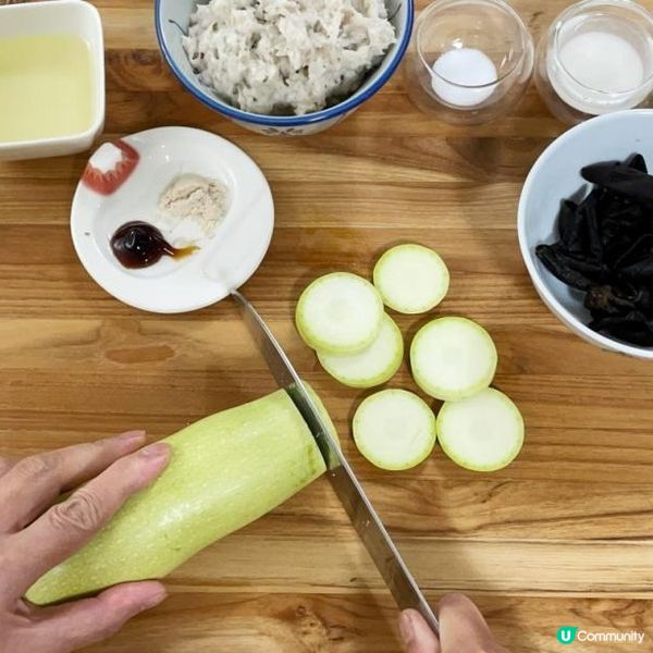 翠玉瓜雲耳炒魚鬆