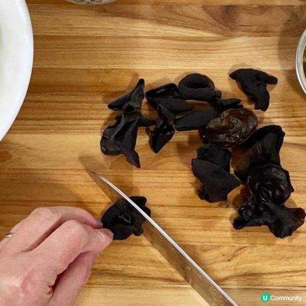 翠玉瓜雲耳炒魚鬆