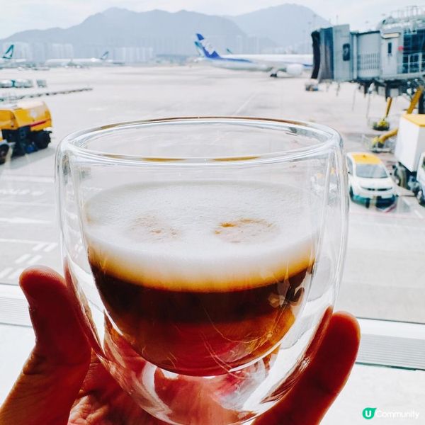 【機場貴賓室】Kyra Lounge 香港國際機場2024最新貴賓室 | Priority Pass入得 | Gate 23 | 必食焗豬| 必飲 Cocktail 生啤 | 望住飛機Hea住等上機