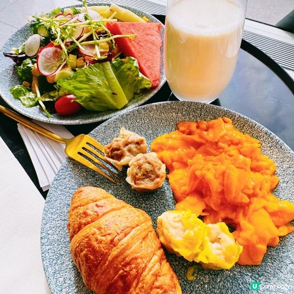 【機場貴賓室】Kyra Lounge 香港國際機場2024最新貴賓室 | Priority Pass入得 | Gate 23 | 必食焗豬| 必飲 Cocktail 生啤 | 望住飛機Hea住等上機