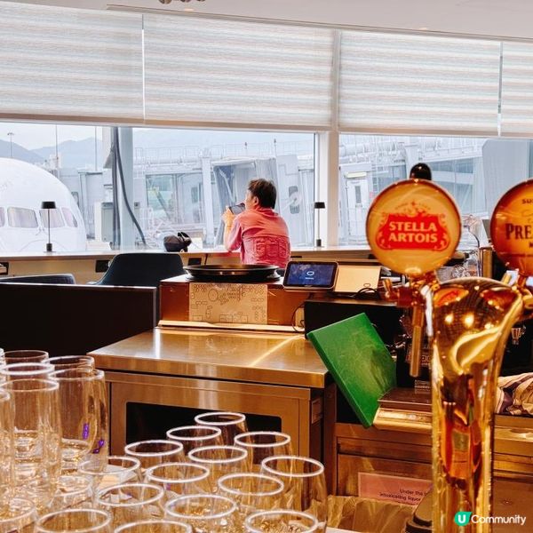 【機場貴賓室】Kyra Lounge 香港國際機場2024最新貴賓室 | Priority Pass入得 | Gate 23 | 必食焗豬| 必飲 Cocktail 生啤 | 望住飛機Hea住等上機