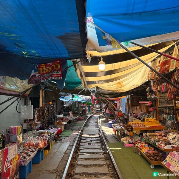 泰國美功鐵路市場 🚂  近距離睇火車經過超震撼！