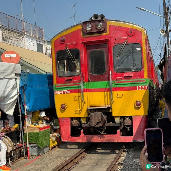 泰國美功鐵路市場 🚂  近距離睇火車經過超震撼！