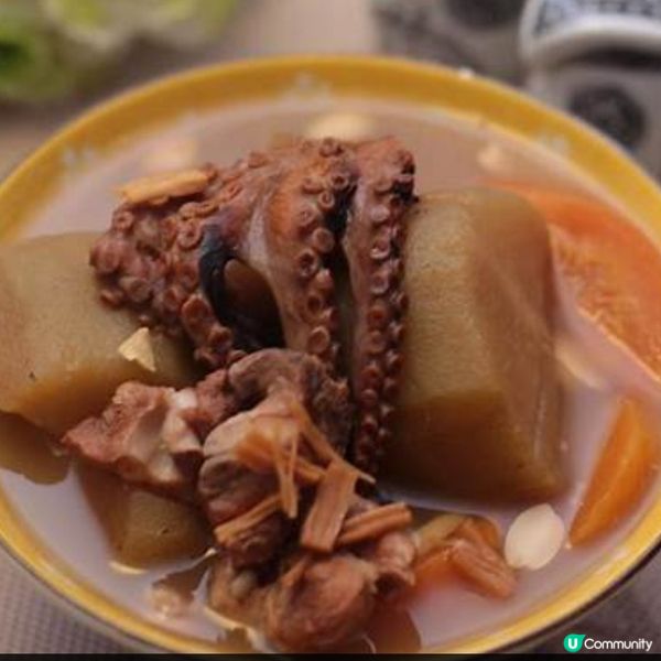 紅蘿蔔合掌瓜章魚豬骨湯
