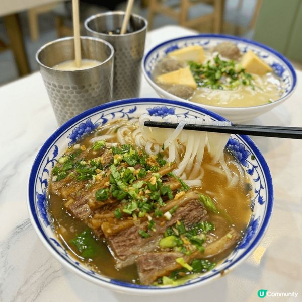 朋友外國返嚟,好掛住食粉麵,就帶佢去左元朗著名唧潮州大勝牛雜...