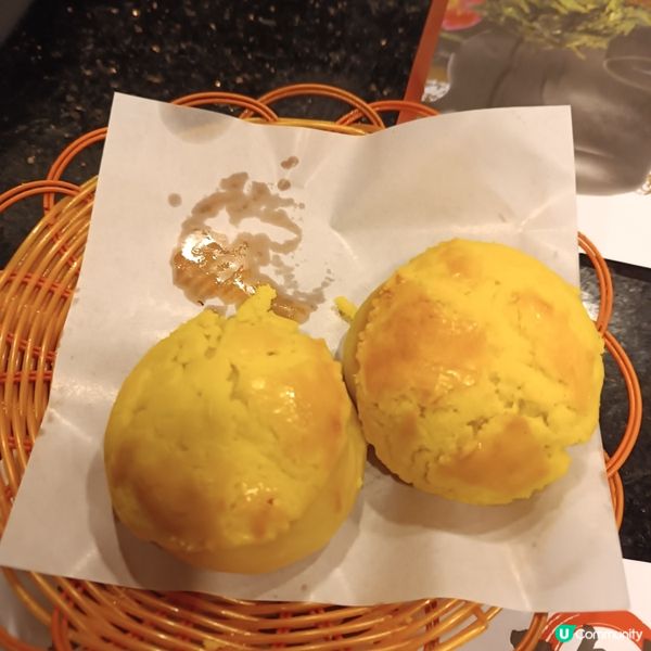  酥皮焗叉燒包，菠蘿叉燒夢幻組合！🤤