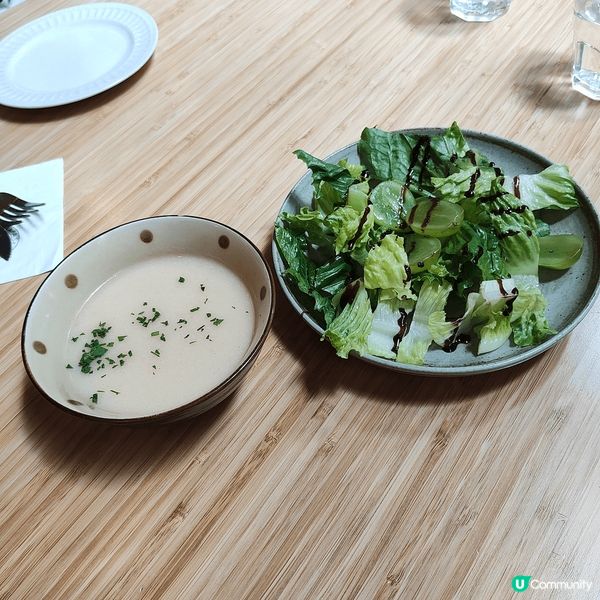 啟岸巷子位於土瓜灣同何文田地鐵站之間，雖然係位於新建私人屋苑...