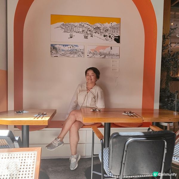 啟岸巷子位於土瓜灣同何文田地鐵站之間，雖然係位於新建私人屋苑...