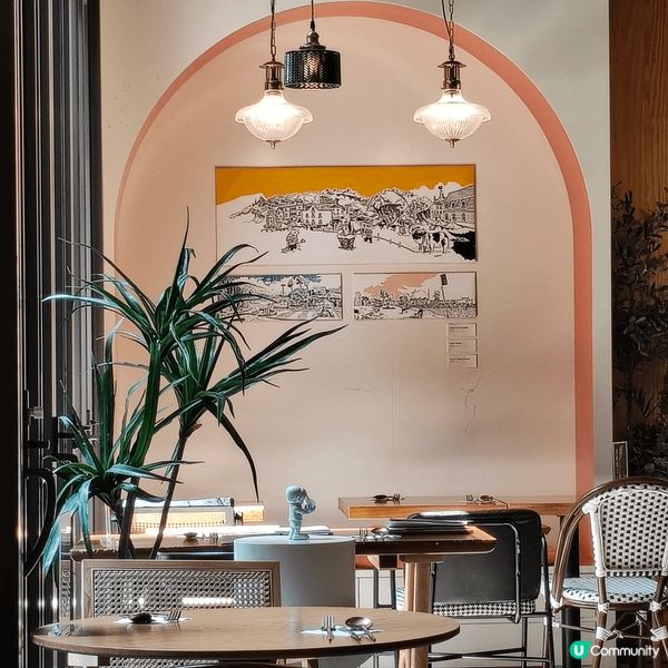 啟岸巷子位於土瓜灣同何文田地鐵站之間，雖然係位於新建私人屋苑...