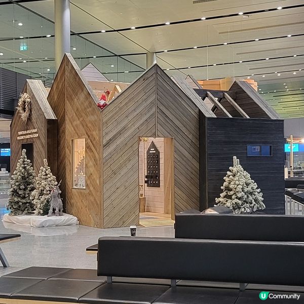 芬蘭赫爾辛基機場的聖誕佈置