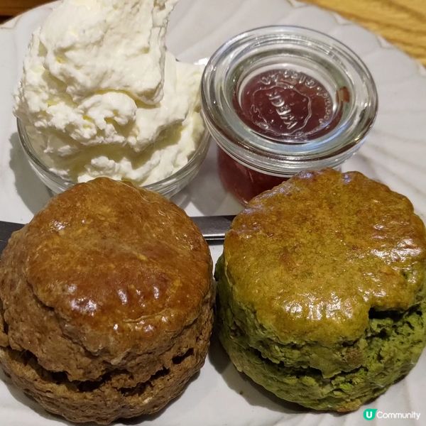 ## 台北松山區必去打卡Cafe☕️超人氣即製司康💜