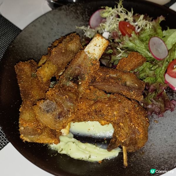 ## 旺角必去摩洛哥風情Cafe📸超靚小型泳池打卡一流💜