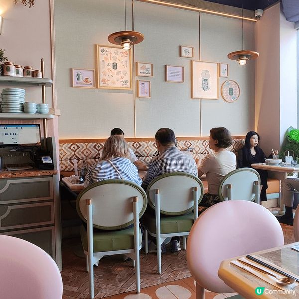 位於海港城海運大廈，近玩具反斗城🏙️望西九方向海景，不過外面...