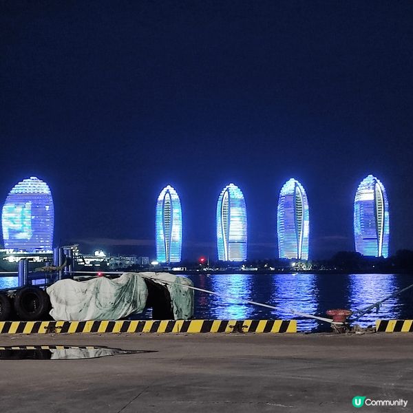 中國海南島三亞市，環境優美適合大小朋友一起渡假。