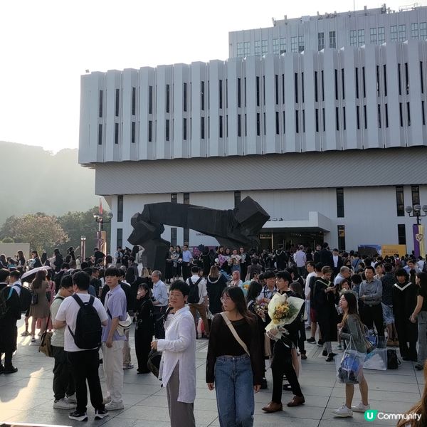 ## 中大畢業典禮人山人海📸逼爆打卡熱點🔥