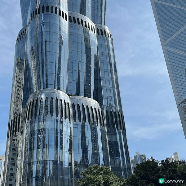 最新的商業大樓The Henderson, 獨特的建築風格，...