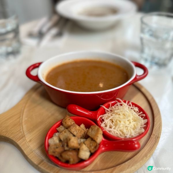 鬧市中的法式小酒館