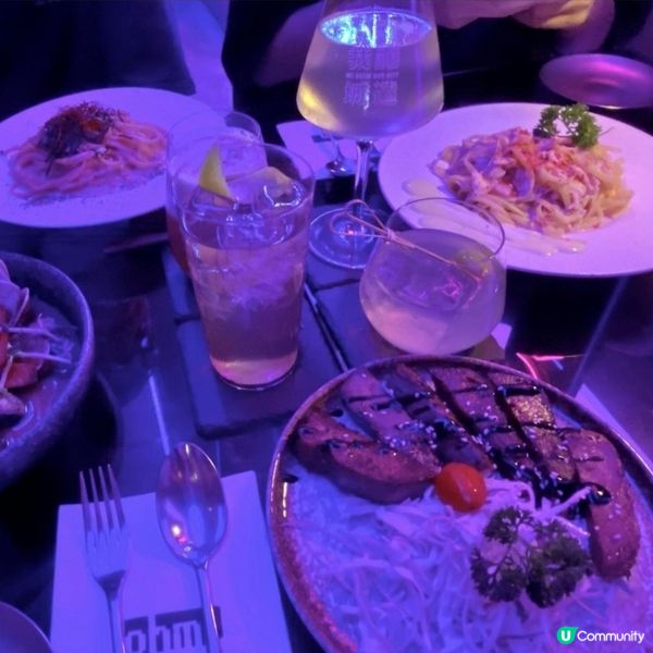 ## 深水埗必去型格酒吧餐廳🍻🥂夜光燈下打卡一流💜