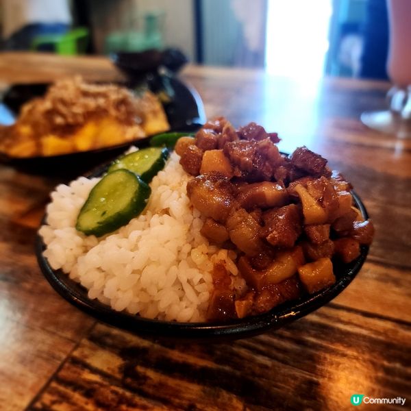 駱駝漆大廈美食探險 🍜  五月星牛肉麵，古早味台灣風味！