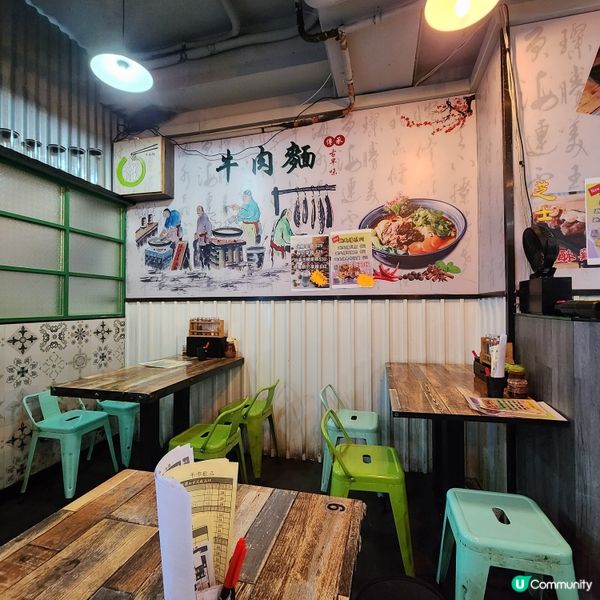 駱駝漆大廈美食探險 🍜  五月星牛肉麵，古早味台灣風味！