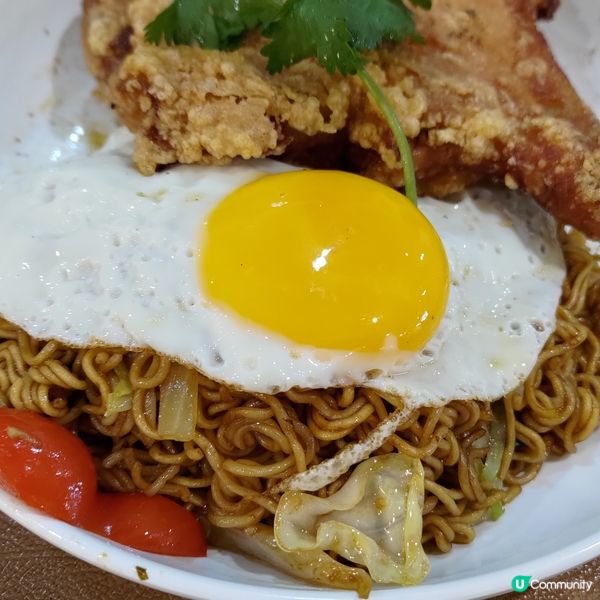 ## 觀塘工廈必食邪惡美食🤤炸雞髀煎蛋炒公仔麵💜