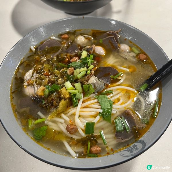 大大粒鮮蠔酸麻辣米線