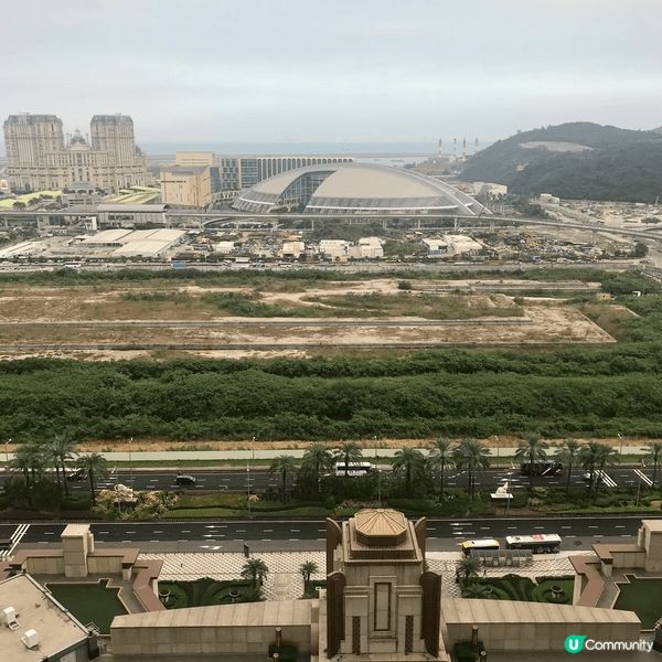 跟老婆乘搭了新濠天地的8字摩天輪，短短十分鐘就能夠看到氹仔全...