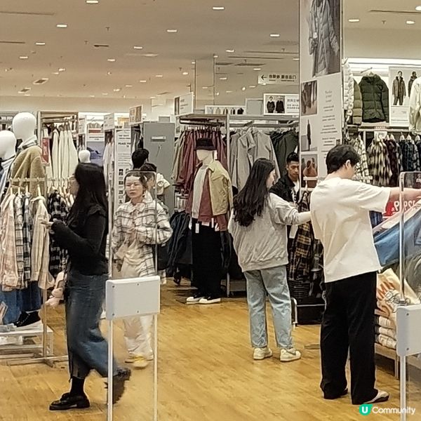 ## 優衣庫表明唔用新疆棉😏深圳Uniqlo依然爆場🤯