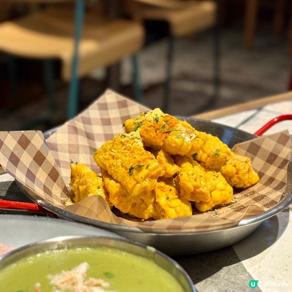 銅鑼灣•玩味打卡英倫風舊書店Cafe