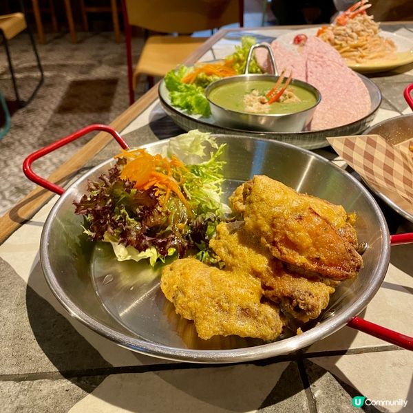 銅鑼灣•玩味打卡英倫風舊書店Cafe