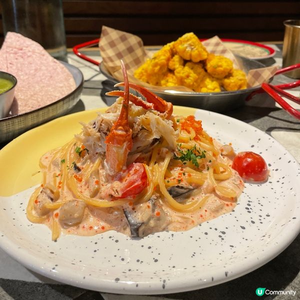 銅鑼灣•玩味打卡英倫風舊書店Cafe