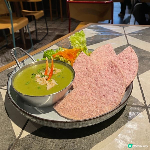 銅鑼灣•玩味打卡英倫風舊書店Cafe