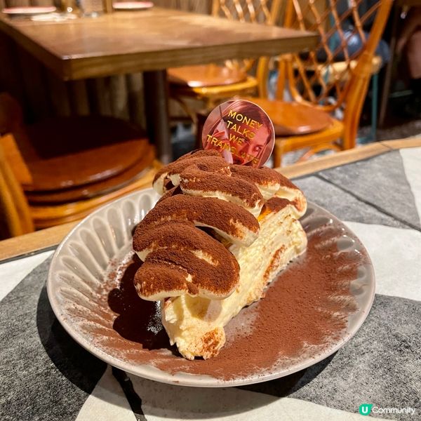 銅鑼灣•玩味打卡英倫風舊書店Cafe