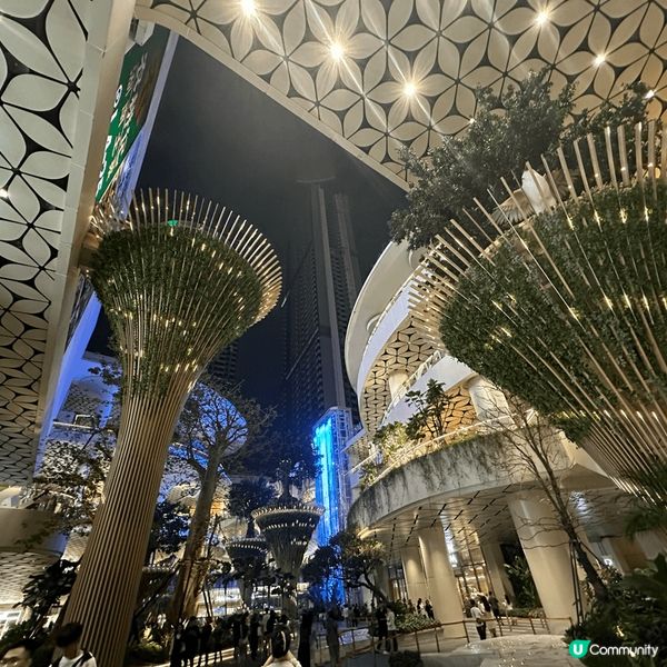 坂田萬科廣場的日與夜，輕輕鬆鬆一次過滿足晒我。
