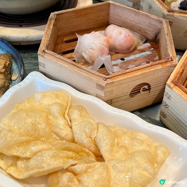 輕倚靜美江岸,品嘗特色佳餚｡