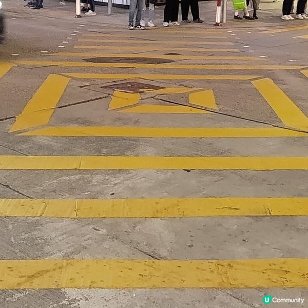 ## 尖沙咀最新對角行人路過處🚶‍♀️打斜過馬路更方便💜