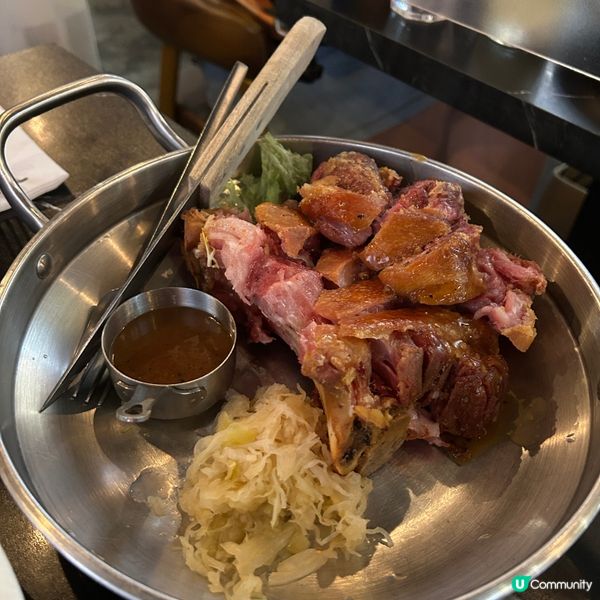 德國脆皮鹹豬手 