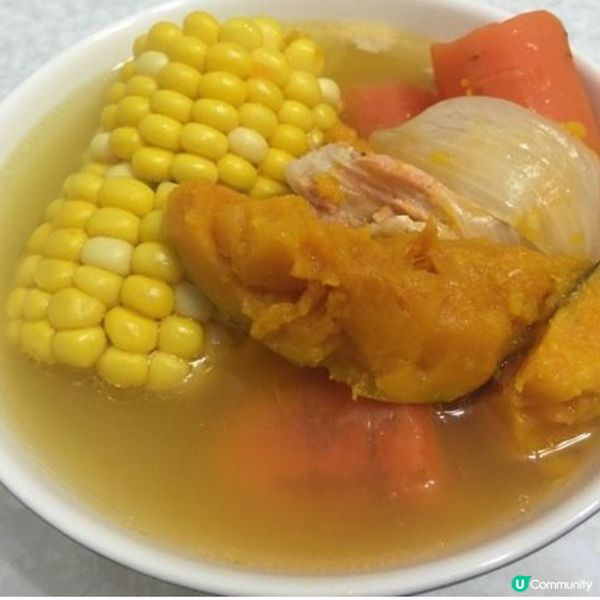 三文魚骨南瓜粟米紅蘿蔔湯

