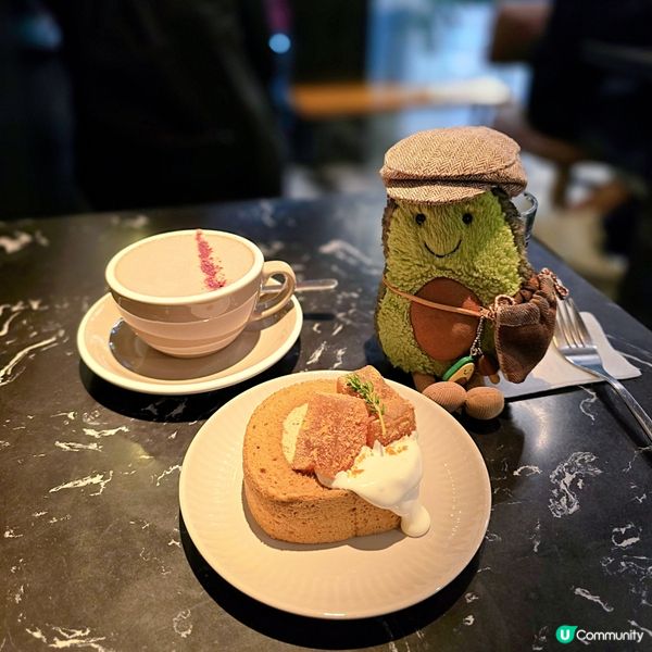 烏龍茶卷蛋配黑糖蕨餅超級好食！🤤🤤