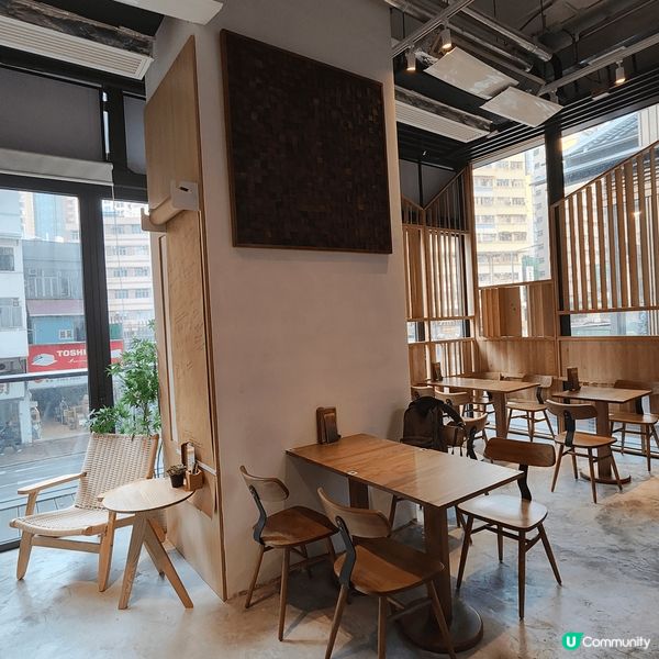 位於土瓜灣啟岸巷子內嘅茶閒裡，由兩位少女主理，環境舒適，好多...